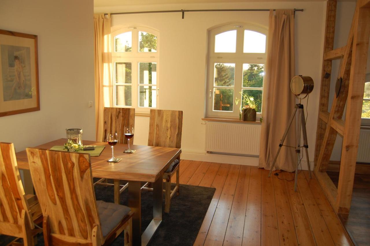 Kuhstorf Ferienwohnung Ehemalige Revierfoersterei "Uns Luett" מראה חיצוני תמונה